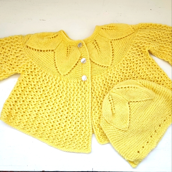 Handmade Baby Sweater and Bonnet 0-6 Months NEW - Picture 1 of 9